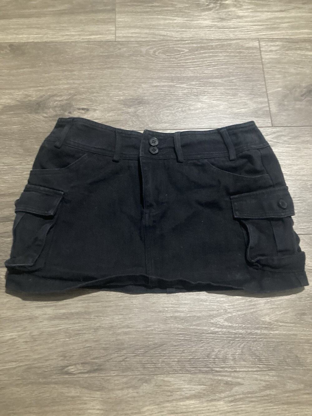 Edikted Denim Skirt Women’s Size Small Black Cargo Denim Mini Skirt With Buttons